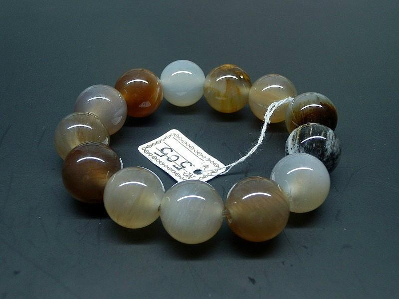 供應(yīng)天津*樹化玉手串佛珠玉石手鏈