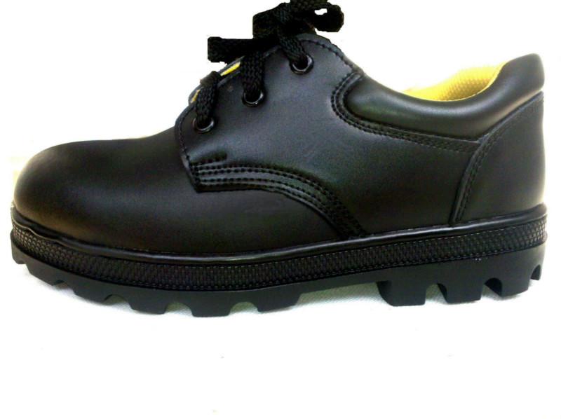 供應(yīng)防穿刺耐油勞保鞋