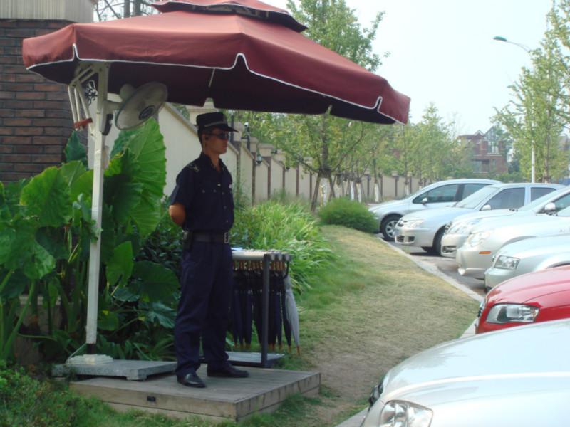 供應(yīng)南京戶外遮陽(yáng)傘價(jià)格南京太陽(yáng)傘廠家