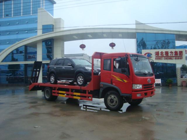 供應解放140馬力15噸挖機運輸車