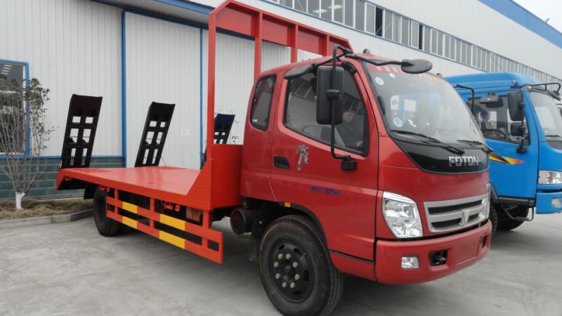 供應(yīng)楚風(fēng)后八輪挖機(jī)拖板車