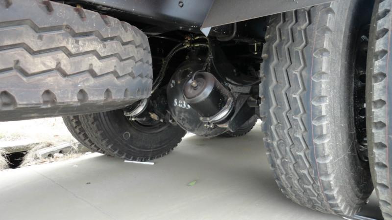 供應(yīng)楚風(fēng)單橋挖機(jī)平板運(yùn)輸車(chē)HQG5130TPB