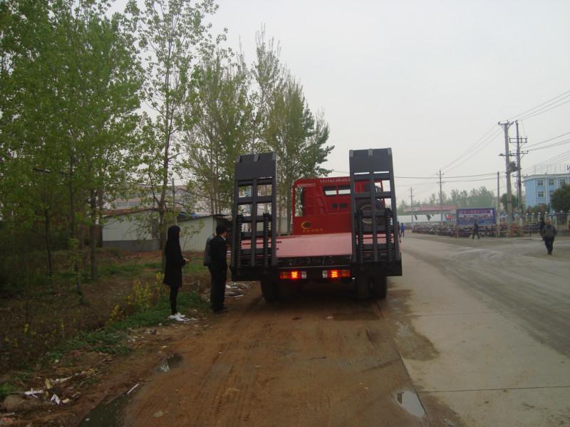 天錦平板運(yùn)輸車(chē)降價(jià)促銷(xiāo)18872980033