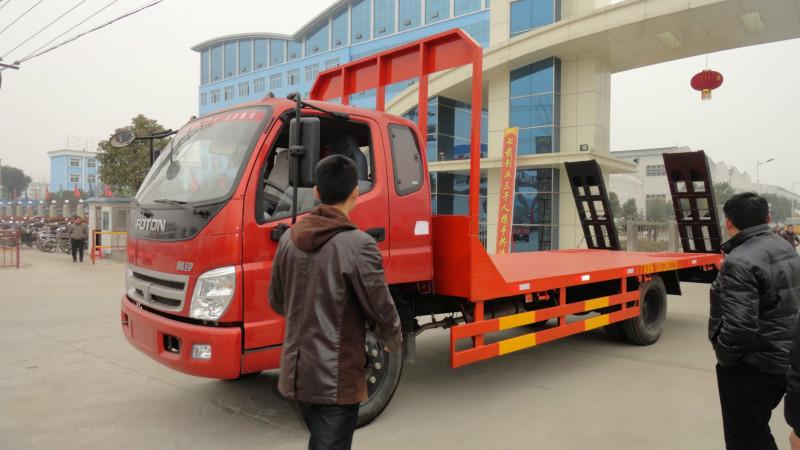 解放駿威單層大梁平板運(yùn)輸車