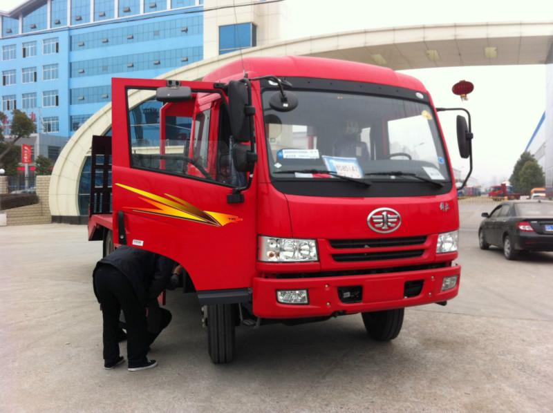 供應(yīng)楚風(fēng)牌HQG5211TPB型平板運輸車