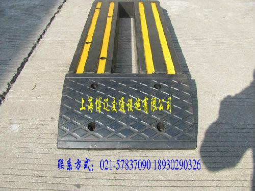 橡膠路沿坡圖片/橡膠路沿坡樣板圖 (3)