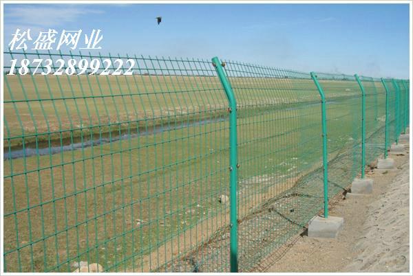 圍地護(hù)欄網(wǎng)圖片/圍地護(hù)欄網(wǎng)樣板圖 (3)