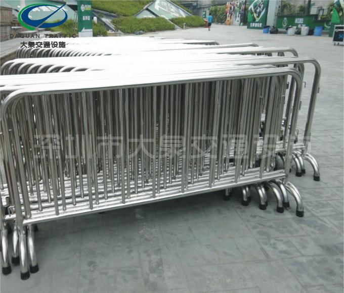 供應(yīng)深圳不銹鋼鐵馬_201不銹鋼鐵馬圍欄_廠家直銷