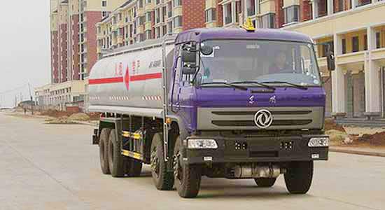 東風前四后八油罐車30-35立方圖片
