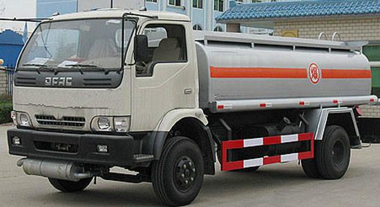 東風康霸油罐車6-8立方圖片