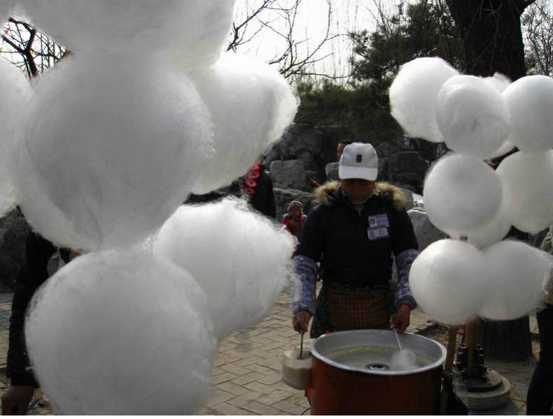 供應(yīng)鄭州花式棉花糖機(jī)器哪里有賣培訓(xùn)花式棉花糖技術(shù)棉花糖機(jī)價(jià)格