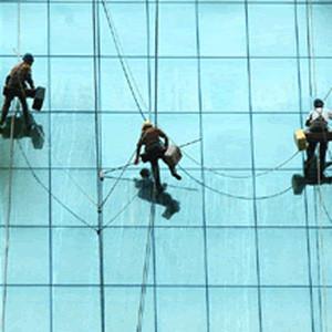 供應(yīng)塑鋁板墻面清洗哪家好/昆明辦公樓清潔多少錢