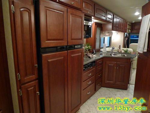 供應(yīng)大巴房車改裝供應(yīng)商、大巴改裝、大巴內(nèi)飾改裝