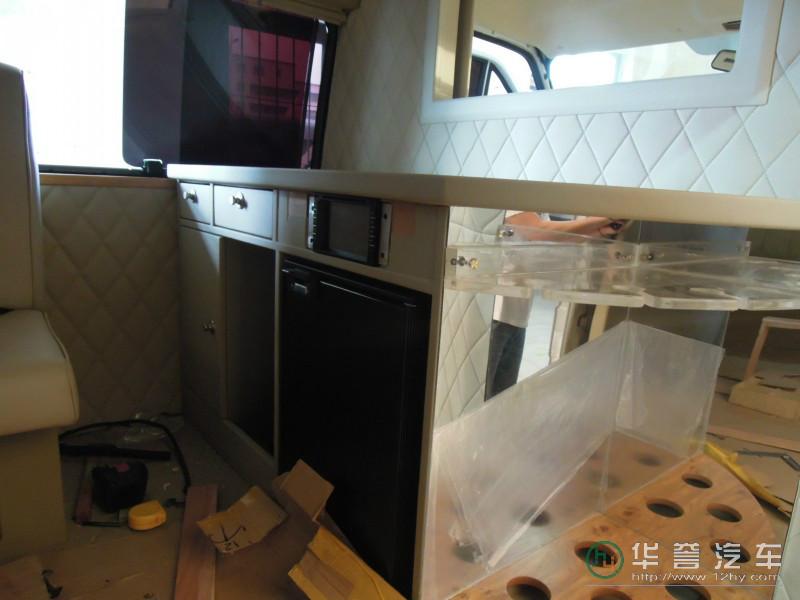 供應(yīng)全順改裝旅居房車全順改裝內(nèi)飾