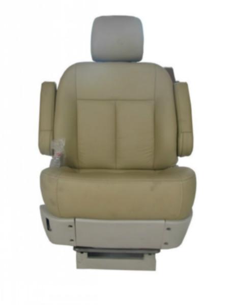 供應(yīng)中巴車內(nèi)飾翻新、考斯特內(nèi)飾改裝、中巴考斯特旅居房車