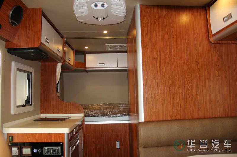 供應(yīng)中巴考斯特旅居房車改裝供應(yīng)商、中巴車個(gè)性化改裝、改裝定制