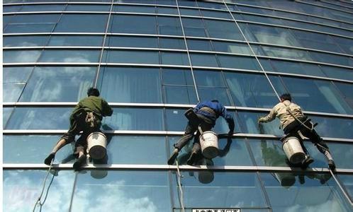 供應(yīng)合肥高空外墻面清洗公司