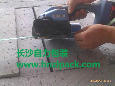供應頁巖磚打包機 ORT250磚塊打包機 束緊力2500N