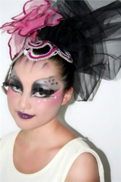 供應(yīng)邯鄲彩妝培訓(xùn)選梁子無痕化妝學(xué)校