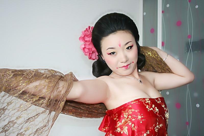 供應(yīng)邯鄲彩妝培訓(xùn)選梁子無痕化妝學(xué)校