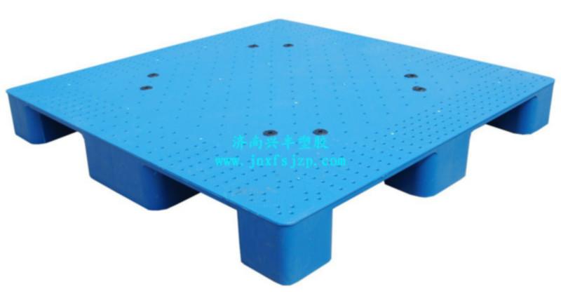 供應濟南全新料塑膠托盤卡板倉庫防潮板