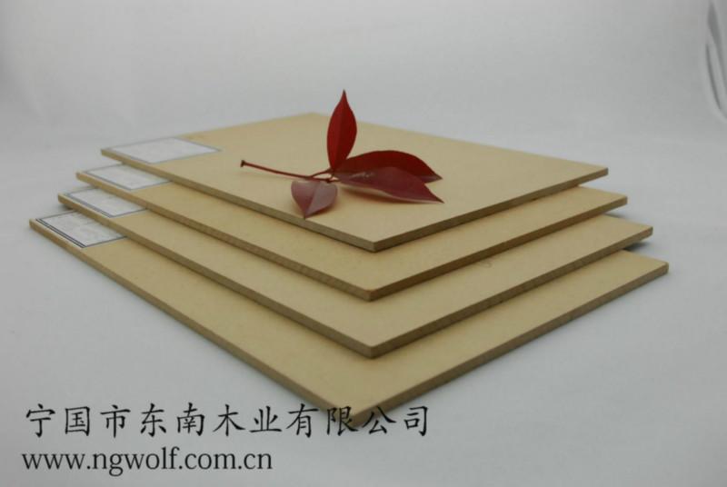 2mmE1級(jí)砂光密度板材精細(xì)木質(zhì)纖維 家具板