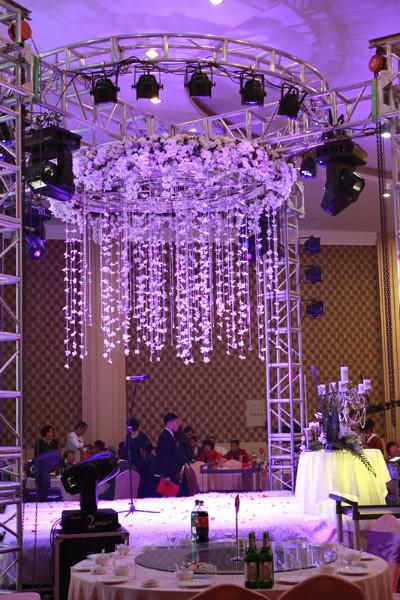 供應(yīng)專業(yè)鋁合金舞臺燈光架*廣州創(chuàng)崴