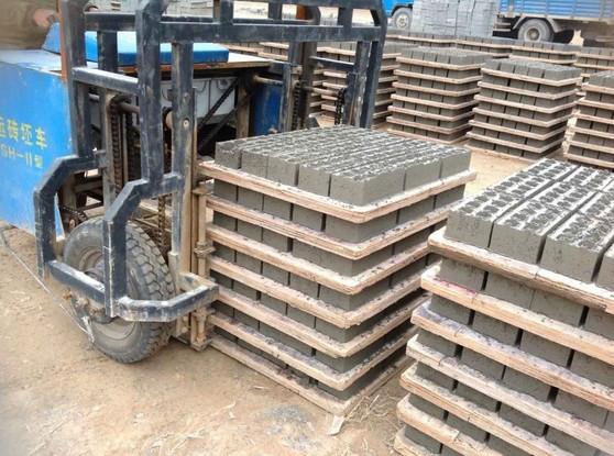 供應(yīng)黑龍江雞西大慶電瓶運磚叉車