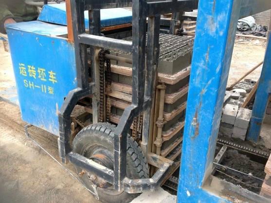 供應(yīng)黑龍江雞西大慶電瓶運磚叉車