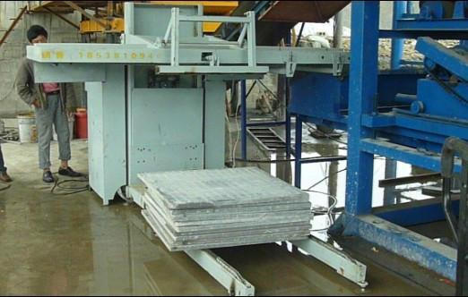 供應(yīng)河北邯鄲磚機(jī)全自動(dòng)上板機(jī)