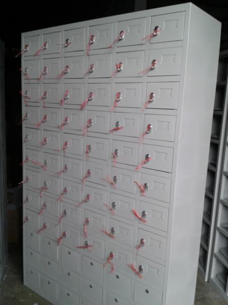 供應(yīng)零件儲(chǔ)物柜，標(biāo)準(zhǔn)儲(chǔ)物柜，超市物品寄存柜