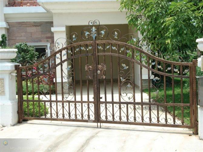 供應(yīng)鐵藝大門