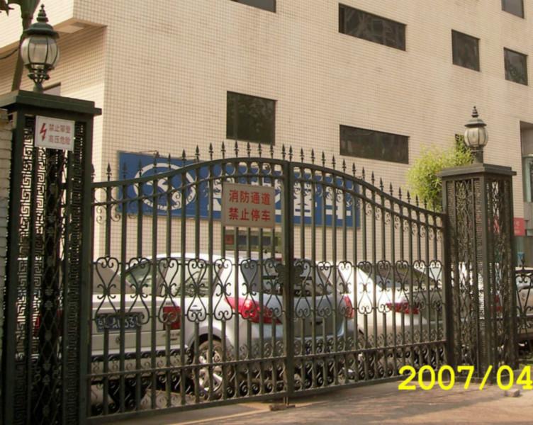 供應(yīng)鐵大門