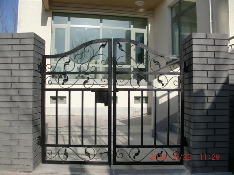 供應(yīng)鐵大門