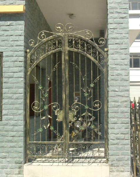 供應(yīng)鐵藝小門