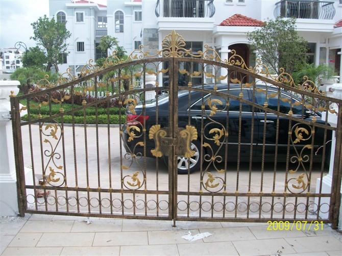 供應(yīng)鐵藝大門