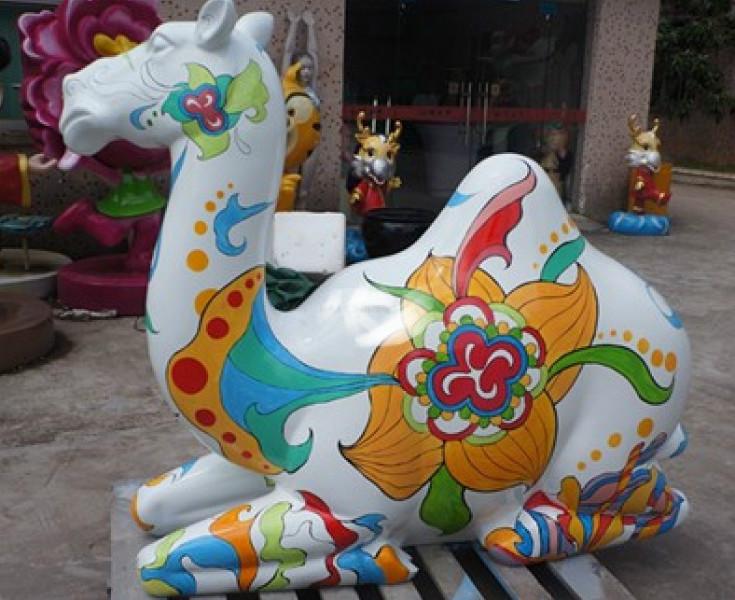 供應(yīng)玻璃鋼動物雕塑批發(fā)廠家，玻璃鋼動物雕塑批發(fā)供應(yīng)商，仿真寵物狗
