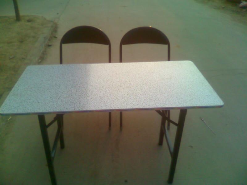 供應鄭州桌椅出租公司