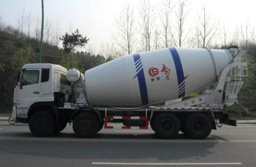 16方東風大力神前四后八攪拌車圖片