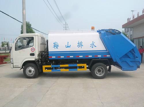 供應(yīng)5-6方寬體東風(fēng)福瑞卡壓縮垃圾車 環(huán)衛(wèi)車生產(chǎn)廠家 環(huán)衛(wèi)車價格