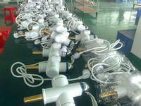 下進水，側(cè)進水電熱水龍頭
