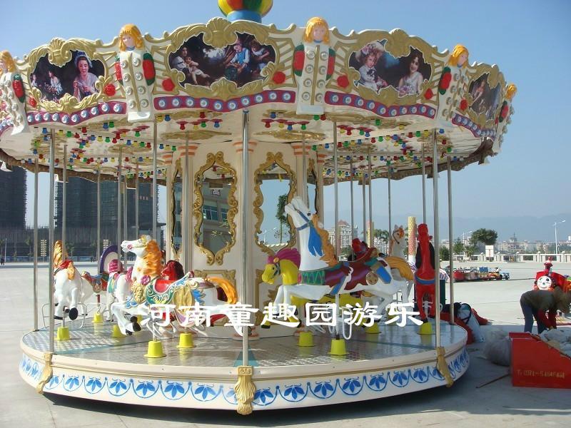 供應(yīng)大型旋轉(zhuǎn)游樂設(shè)備豪華轉(zhuǎn)馬夜景拍攝