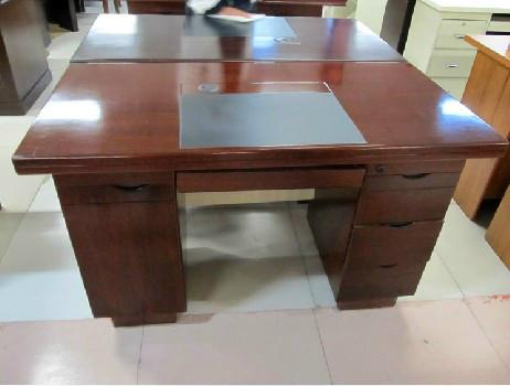 供應(yīng)辦公桌