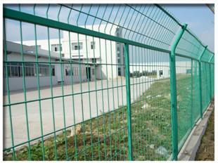 供應(yīng)公路護(hù)欄