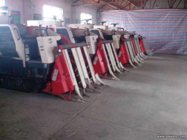 供應(yīng)久保田聯(lián)合收割機