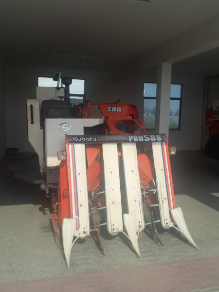 久保田588收割機(jī)簡(jiǎn)介圖片