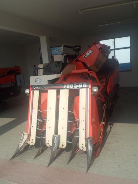 供應二手久保田收割機急需轉(zhuǎn)讓