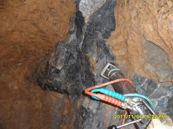 供應(yīng)金礦采掘機(jī)械劈石器，金礦開(kāi)采設(shè)備液壓劈石器