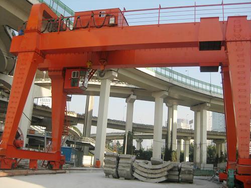 供應(yīng)電動雙梁門式起重機，河南電動雙梁門式起重機，電動雙梁門式起重機報價