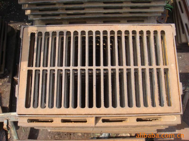 供應(yīng)賓鑄鐵宜水篦子供應(yīng)鑄鐵井蓋